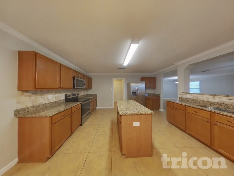 Building Photo - 11703 Silver Prairie