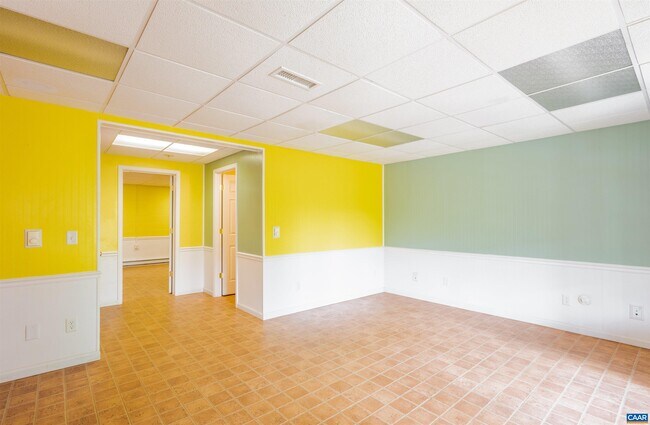 Building Photo - 1277 Maple View Dr