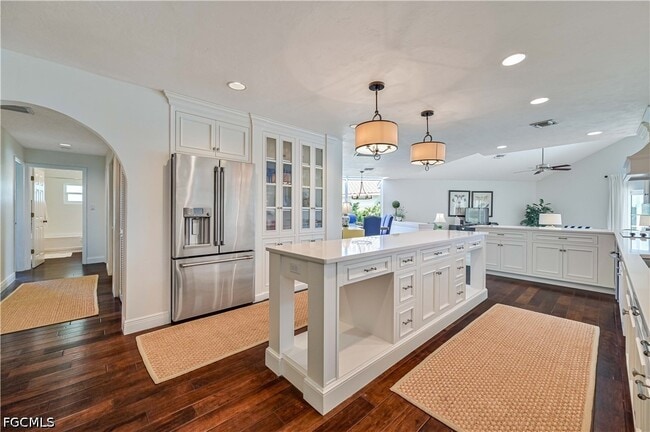 Building Photo - 28503 La Pluma Way