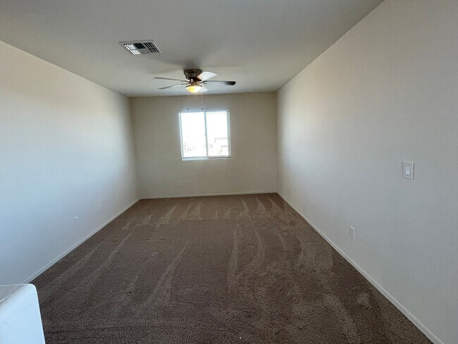 Building Photo - Spacious New-Build Family Home!