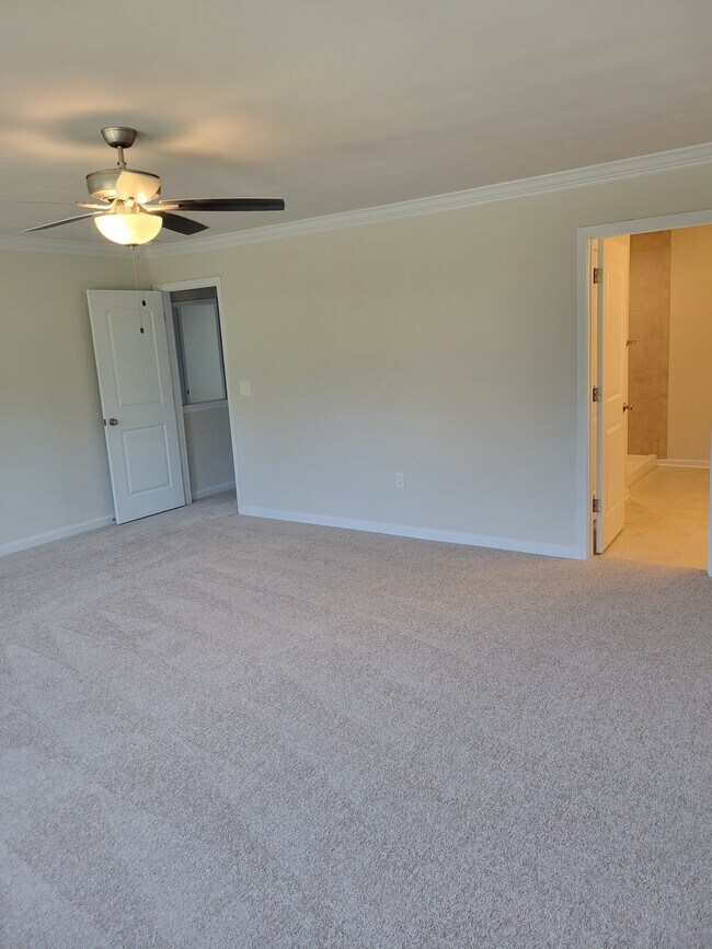 Building Photo - 4942 Warrior Dr