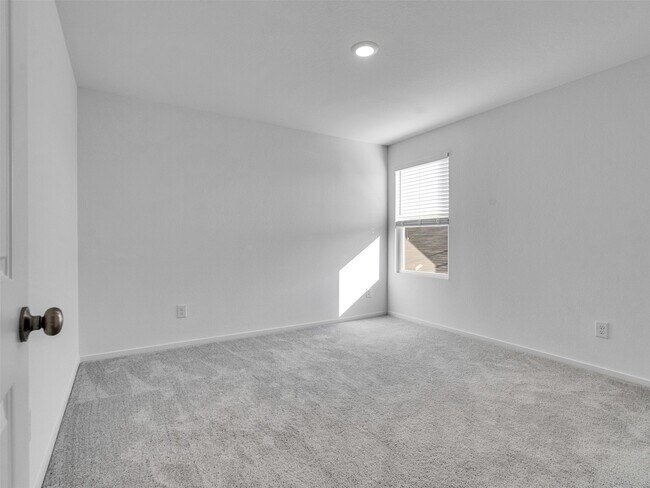 Building Photo - 12406 Lady Slipper Rd