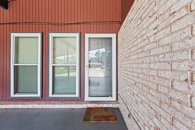 Building Photo - 3 Bedroom in the Heart of Niceville!