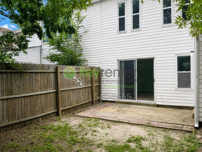Building Photo - 153 S Comanche Cluster