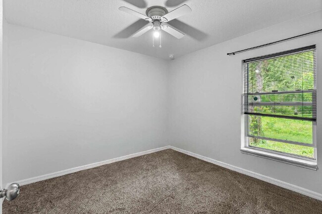 Building Photo - Charming 3BR 2BA near downtown Ocala!