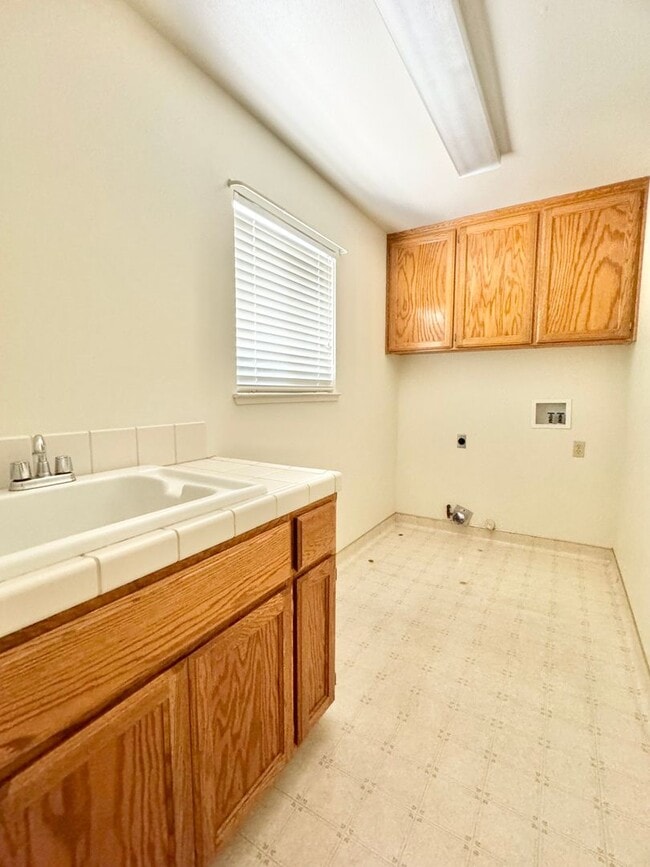 Building Photo - Beautiful Home in Amber Grove