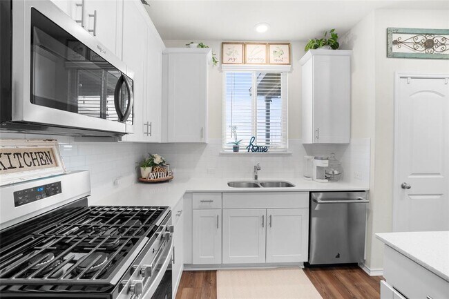 Building Photo - 196 Sweetleaf Dr