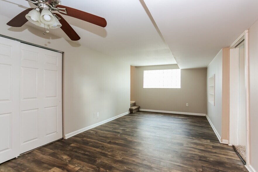 Building Photo - 6544 Portsmouth Dr