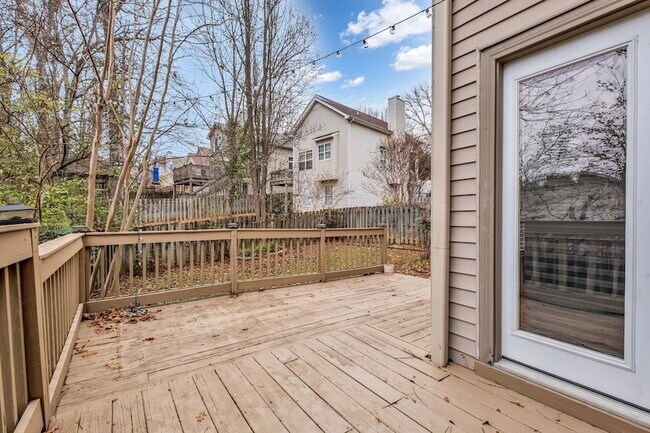 Building Photo - 5904 Colchester Dr