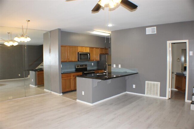 Building Photo - 7342 Regency Square Ct