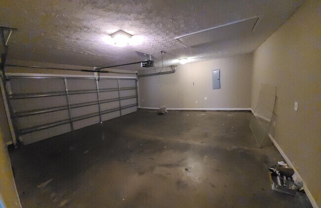 Building Photo - 9016 Scottsdale Ct