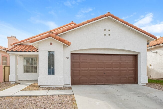 Building Photo - 1945 Curio Dr