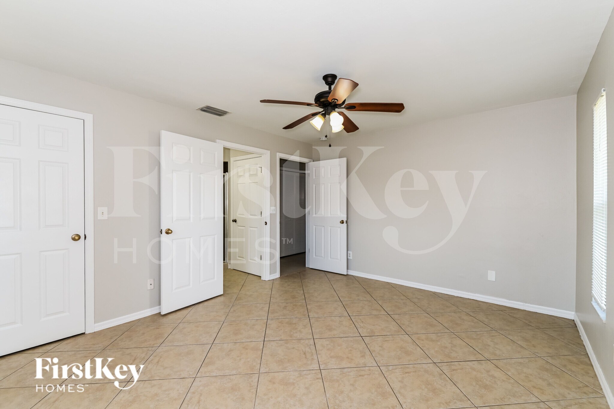 Building Photo - 2513 SW 31st St