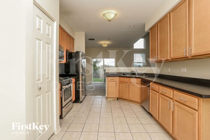 Building Photo - 6500 Gray Hawk Dr