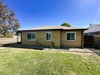 Building Photo - 3 Bed 1 Bath Ranch in North Park Hill! (Av...