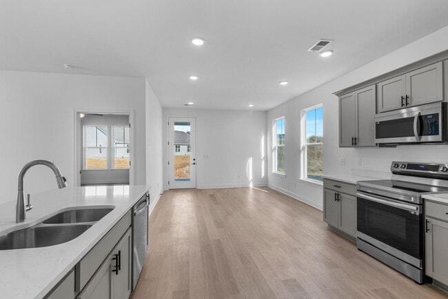 Building Photo - Brand New Home! Convenient Location! RENT TODAY!