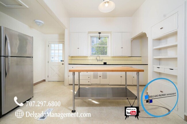 Building Photo - Downtown Benicia home available now!