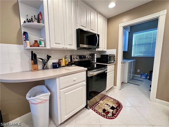Building Photo - 5601 Cove Cir