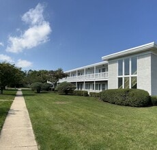 Building Photo - Salt Creek