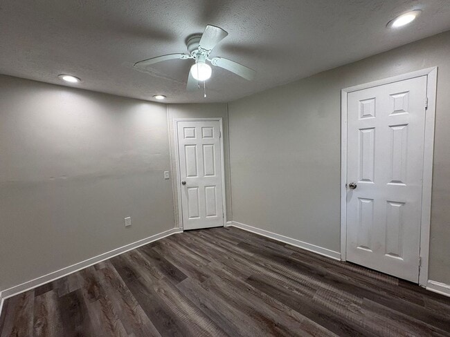 Building Photo - Spacious 3 Besroom Home Brunswick OH