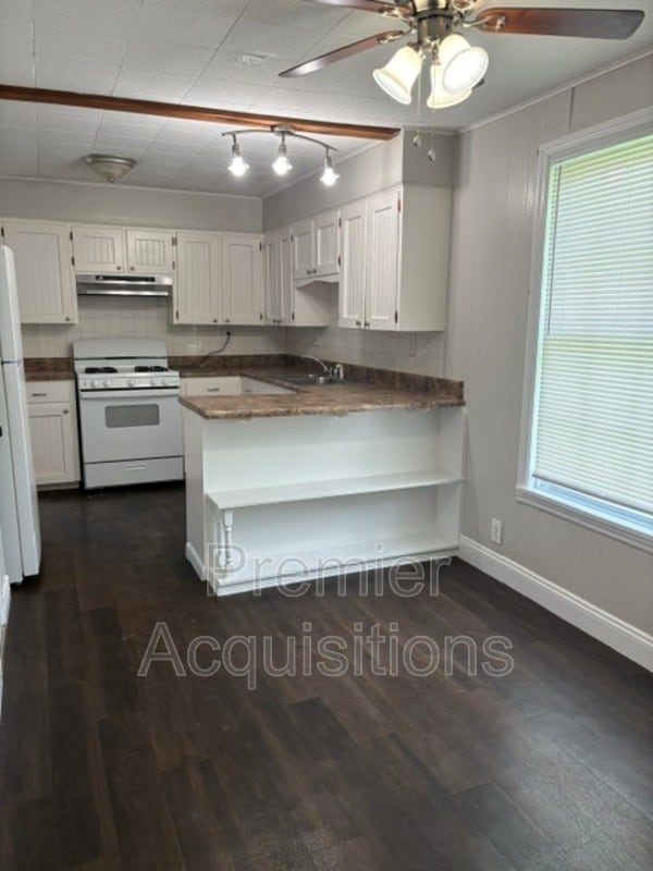 Building Photo - 2108 Fernwood Pl