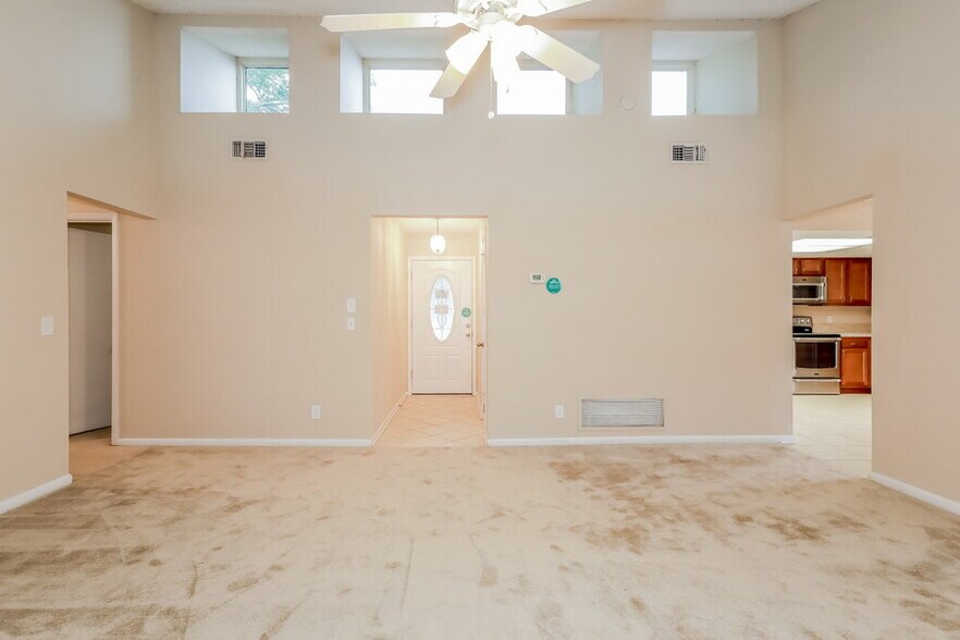 Building Photo - 8424 Bluestem Ct