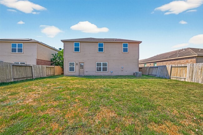 Building Photo - 5119 Harbor Palm Dr