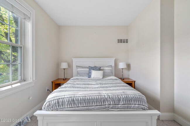 Building Photo - 308 Ballston Ave