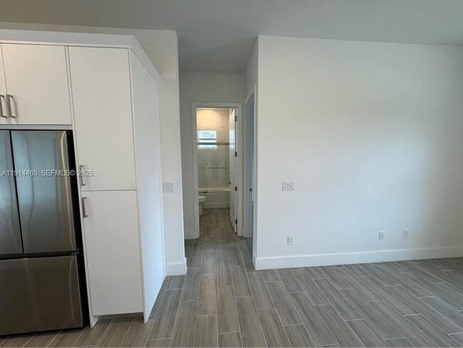 Building Photo - 3486 Mentone St