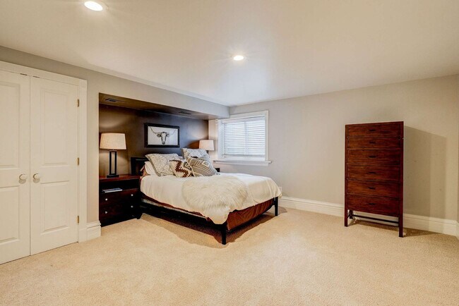 Building Photo - 2105 S Fillmore St