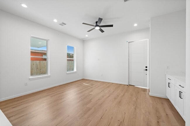 Building Photo - 1408 Enid St