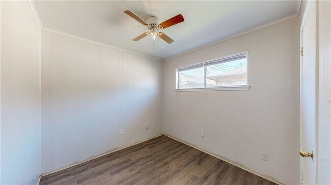 Building Photo - 206 Lynn Dr