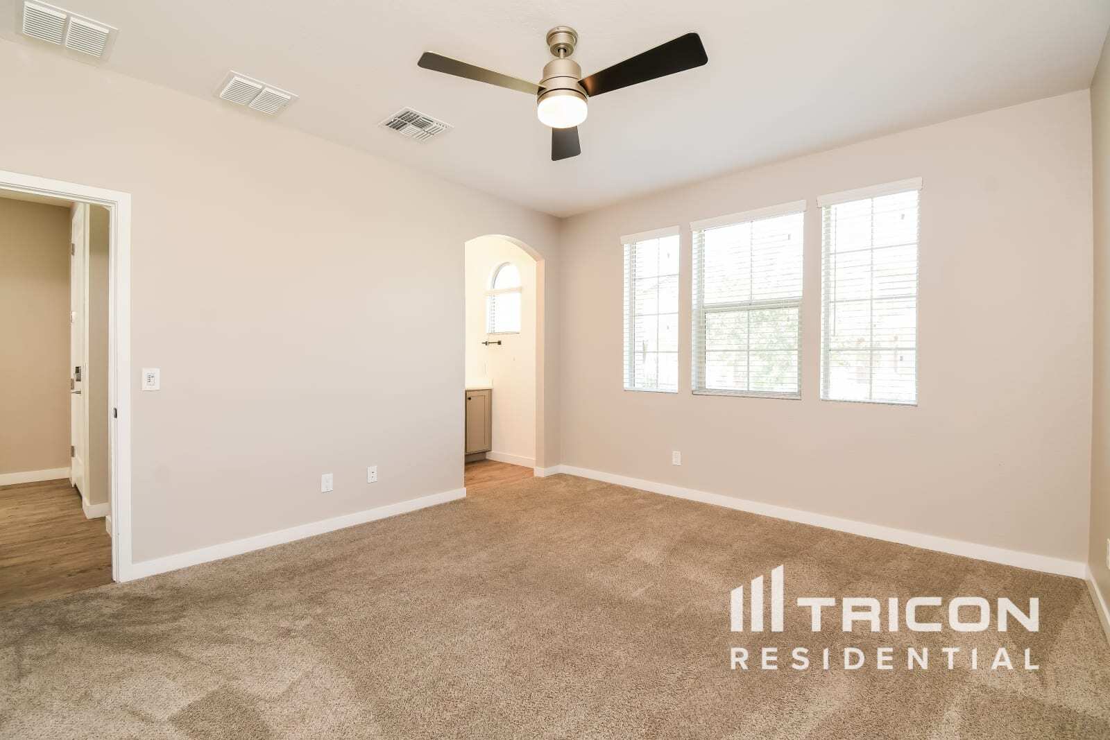 Building Photo - 9314 E Strobe Ave