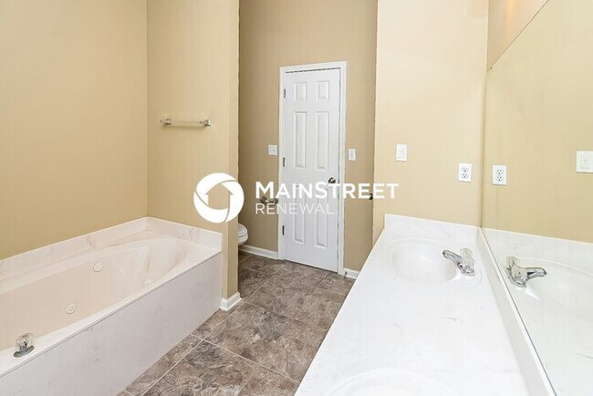 Building Photo - 3 Bedroom Pet-Friendly Home in Southaven, MS with Main Street Renewal