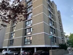 Building Photo - 45 Trowbridge St
