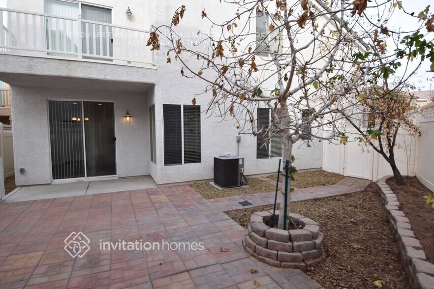 Building Photo - 10437 Amber Night St
