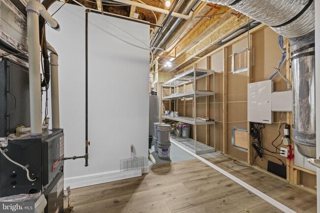 Building Photo - 7147 Starmount Ct