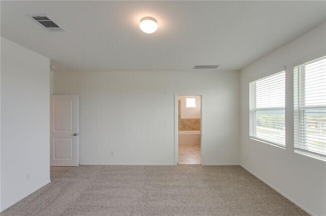 Building Photo - 224 Montauk Loop