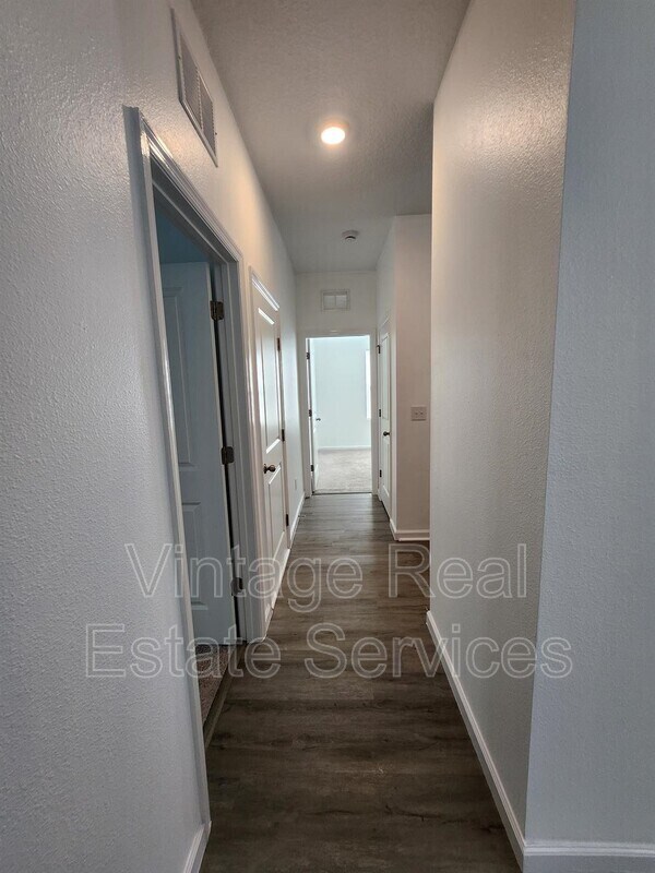 Building Photo - 2340 Harris Hawk Ave