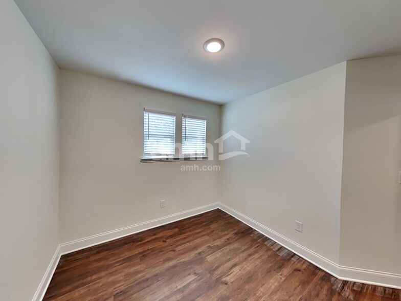 Building Photo - 5253 Blue Mountain Dr