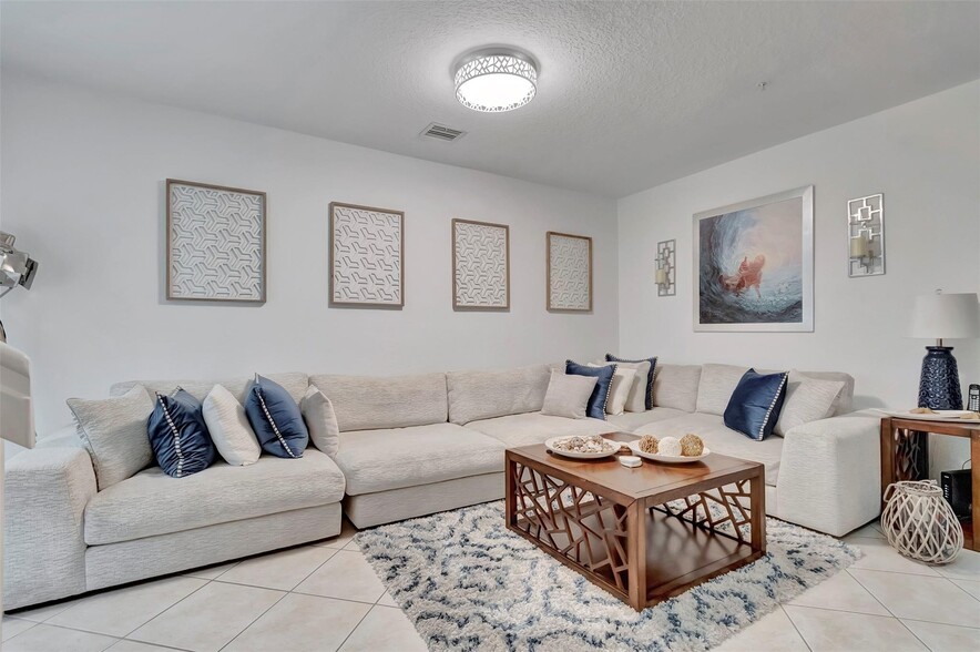 Building Photo - 1703 Coastal Bay Blvd
