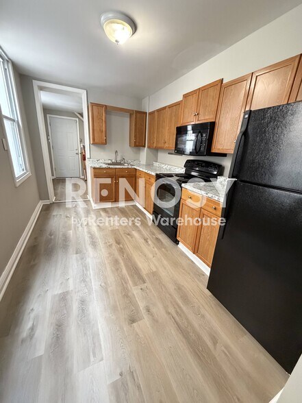 Building Photo - 818 S Luzerne Ave