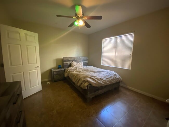 Building Photo - First Floor Unit with 2 Car Garage with Di...