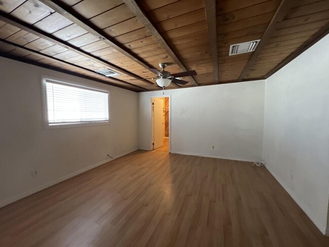 Building Photo - 13237 E Ave W