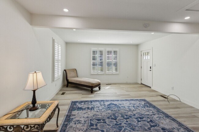 Building Photo - Chic & Modern North Charleston Home with Spacious Backyard