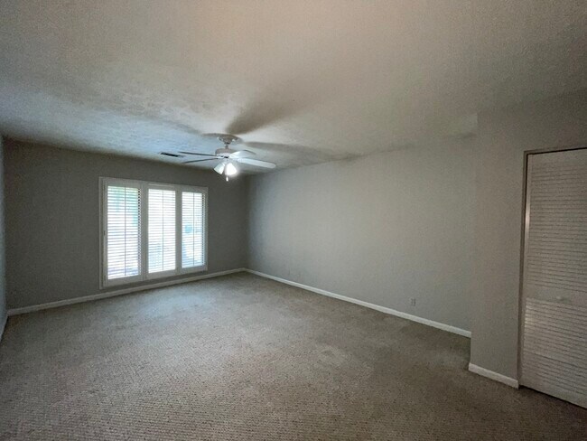 Main Bedroom - 2050 Cherokee Dr