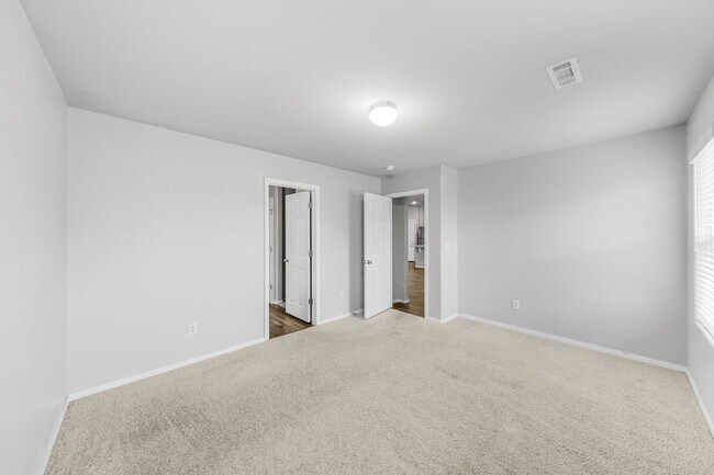 Building Photo - 4 Bedroom 2 Bath in Morningside Estates