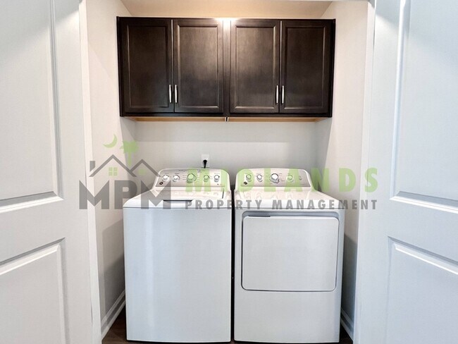 Building Photo - 3068 Harborview Dr