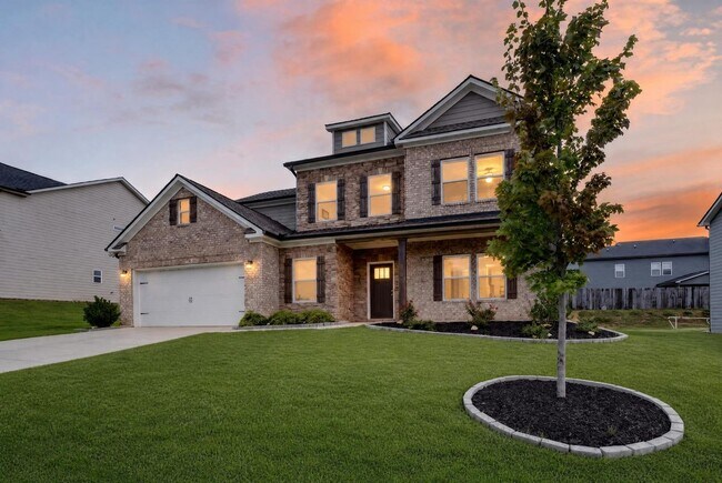 Building Photo - 4787 Wellesley Dr