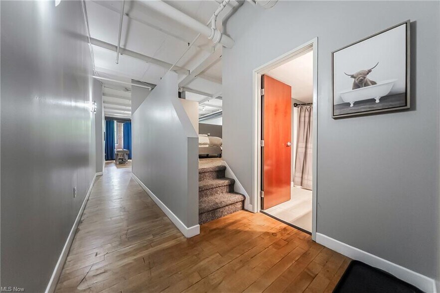 Building Photo - 1133 W 9th St
